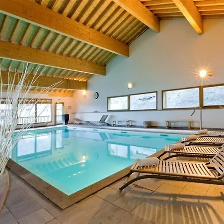 A Avec Jacuzzi 32 M² *